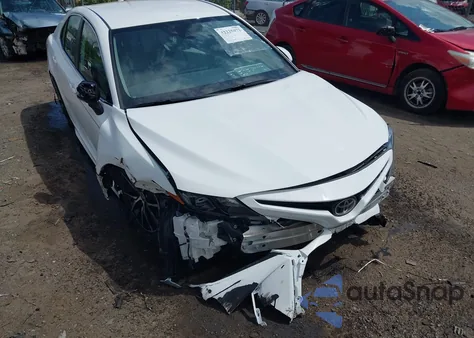 2022 Toyota Camry Se z USA, uszkodzony, nr VIN 4T1G11AK8NU045507